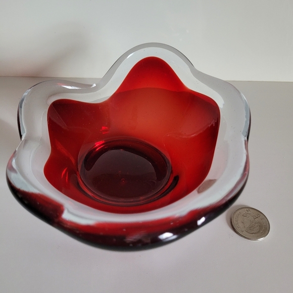 Vintage Red Clear Encased Art Glass Decorative Bowl Free Form - Picture 2 of 7